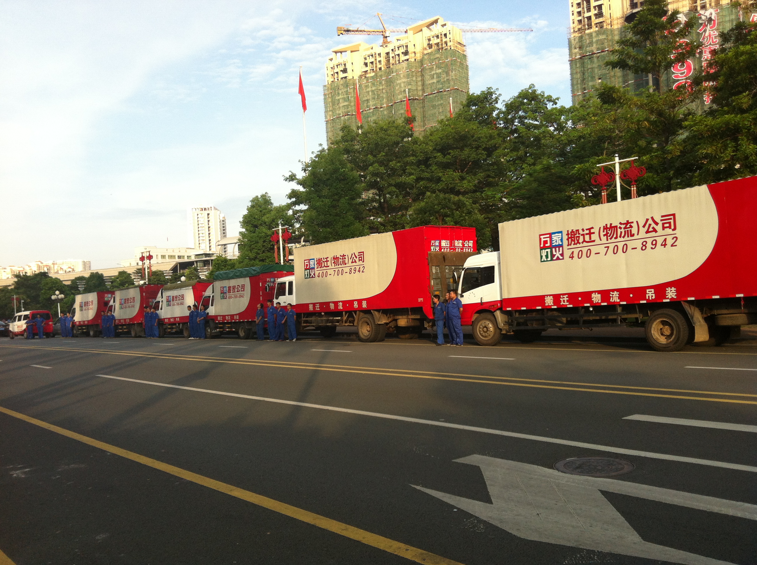 深圳搬家公司哪家好？专业搬迁服务就选万家灯火搬家！